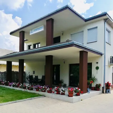 Cserkeszem Panzio Guest house