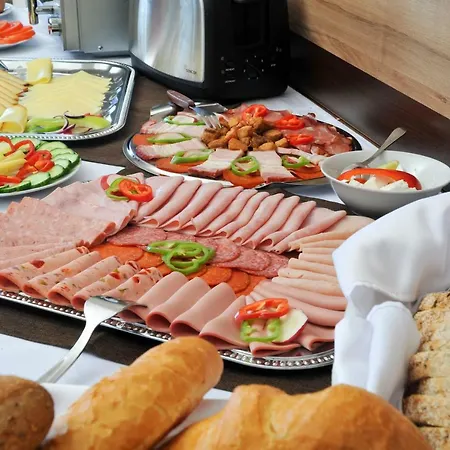 Cserkeszem Panzio بيت ضيافة Cserkeszőlő